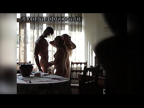 ❤️ Els amics sexuals conviden un home gegant i un trio amb ell ❤ Vídeo porno a nosaltres ca.extraclasswork.ru ❌❤